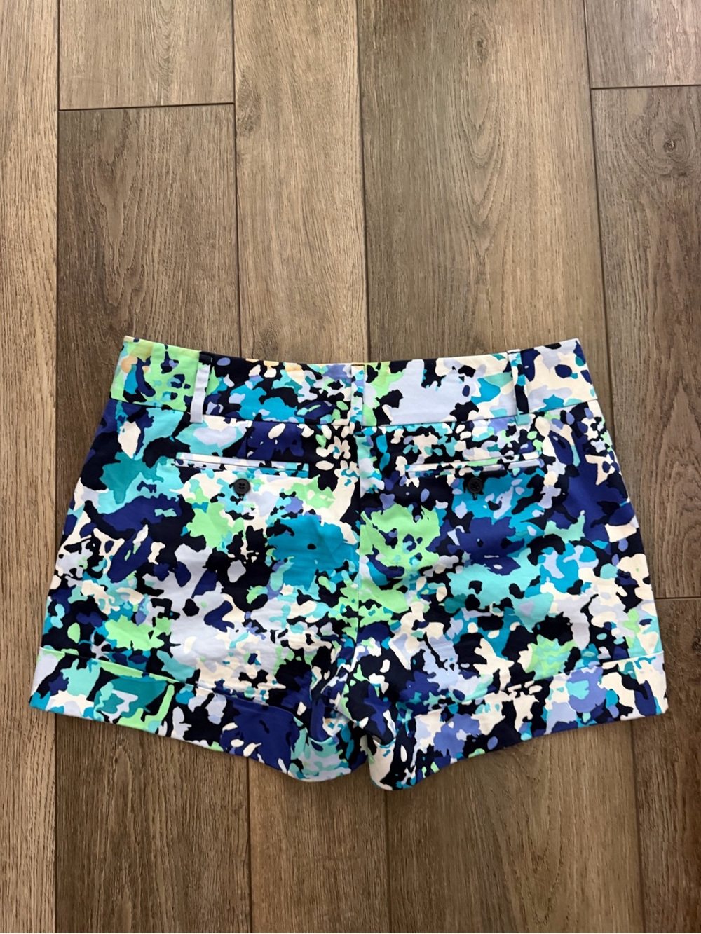 New York & Company Aqua Blue Multi-Print Mid Waist Shorts Size 8 - Picture 6 of 8